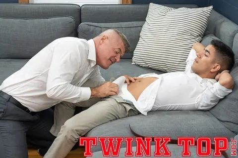 Hairy Thick Older Man Gets Ass Licked and Fucked Missionary – photo 2 of 20
