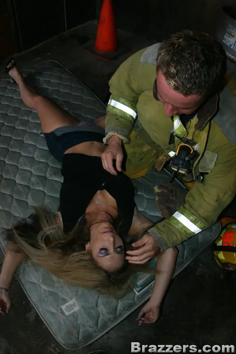 Savannah Jane: Blonde MILF with Big Tits Sucks and Fucks a Firefighter – photo 3 of 21