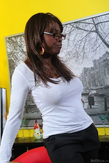 Coco Pink – Mature Ebony Brunette Strips Outdoors in Her Glasses