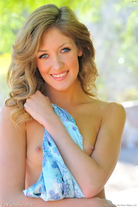 Emily Kae: Tall Blonde Poses Naked and Flashes Her Panties Outdoors – photo 10 of 16
