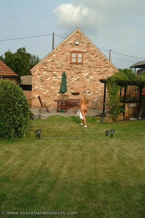 Thick British Blonde Flashes Her Big Ass in the Garden – photo 21 of 21