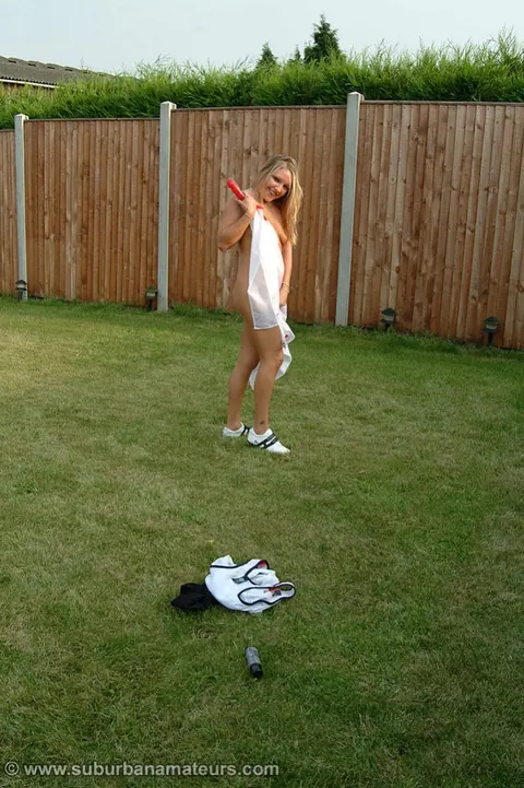 Thick British Blonde Flashes Her Big Ass in the Garden – photo 20 of 21