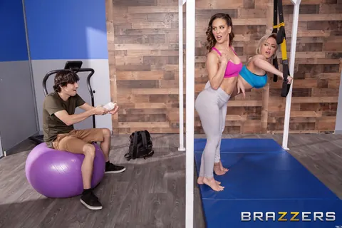 Cherie Deville: Busty Spanish MILF Rides Cock in Yoga Pants at the Gym – photo 3 of 21