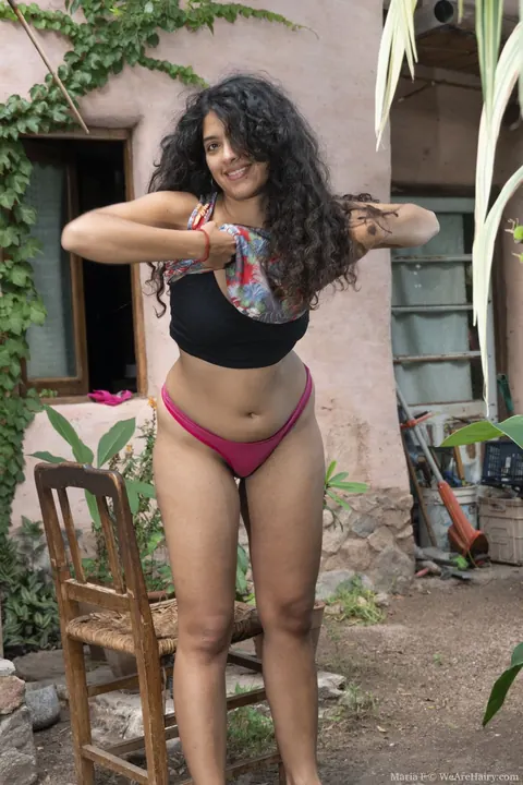 Thick Curly Amateur Spreads Her Hairy Bush Outdoors in Panties – photo 4 of 20