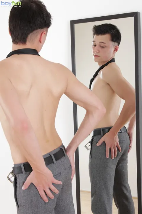 Man Fingers His Ass and Strokes His Cock While Spreading – photo 6 of 21