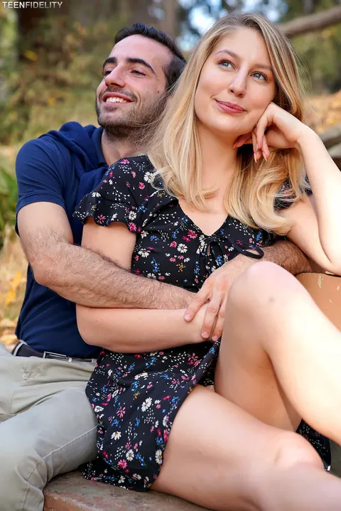 Lila Frey: Blonde with Big Natural Tits Sucks and Rides Her Boyfriend – photo 2 of 21