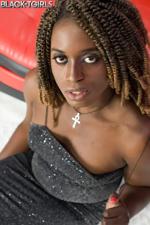 Curvy Ebony Trans Woman Fingers Herself and Spreads Wide – photo 3 of 16