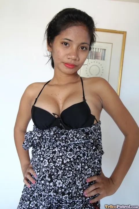 Slim Filipina Undresses and Spreads Her Pussy and Ass – photo 6 of 20