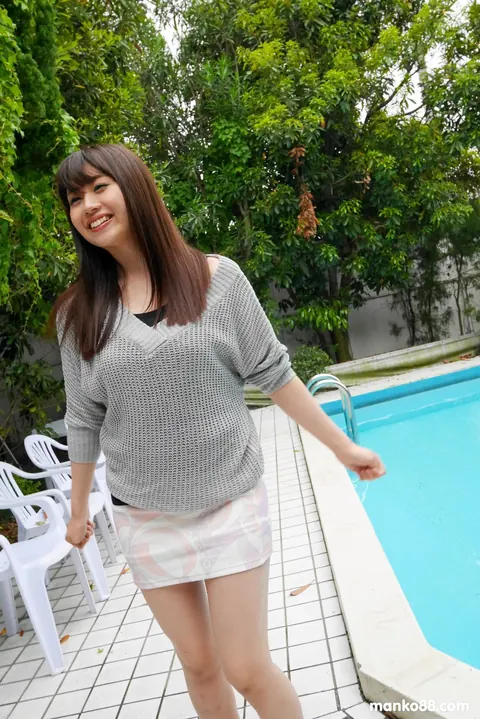 Nene Kinoshita: Japanese Brunette Displays Her Hairy Pussy – photo 1 of 20