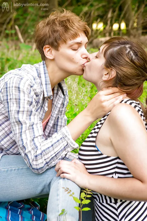Short-Haired Busty Lesbians Finger and Lick Each Other Outdoors in Jeans – photo 2 of 16