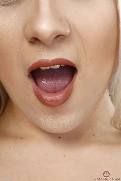 Lux Rose: Latina Blonde with Small Natural Tits Poses Nude and Shows Her Tattoo – photo 7 of 21