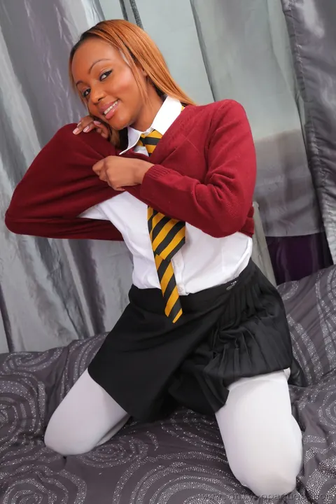 Ebony Babe with Big Natural Tits Strips Out of Her Stockings – photo 7 of 20