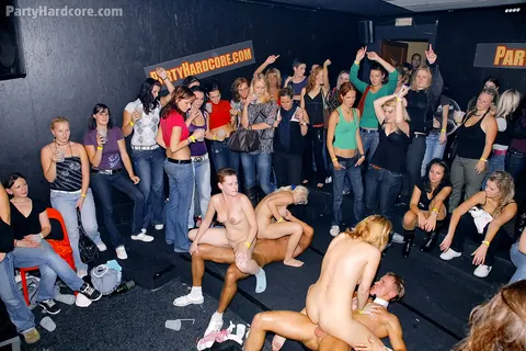 Woman Sucks and Fucks Multiple Men in Group Sex – photo 8 of 15