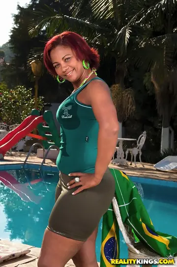 Rayssa Sanchez – Brazilian Redhead Strips Out of Her Bikini and Spreads by the Pool