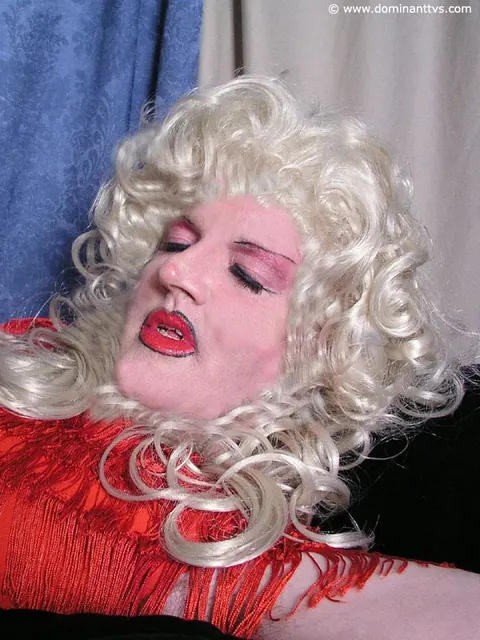 Trans Woman Poses Nude and Reveals Her Cock and Ass – photo 1 of 15