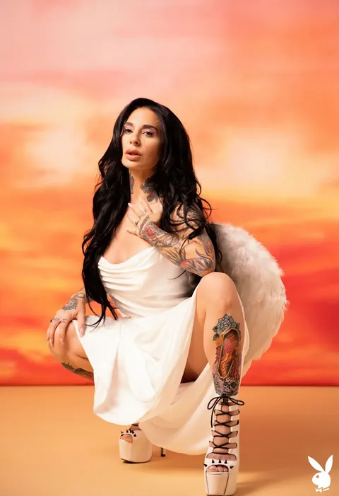 Joanna Angel: Busty Brunette with Tattoos Poses Nude and Shows Her Natural Tits – photo 7 of 21