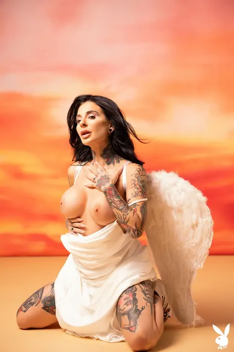 Joanna Angel: Busty Brunette with Tattoos Poses Nude and Shows Her Natural Tits – photo 12 of 21