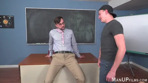 Two Men Kiss and Stroke Before Fucking – photo 6 of 21