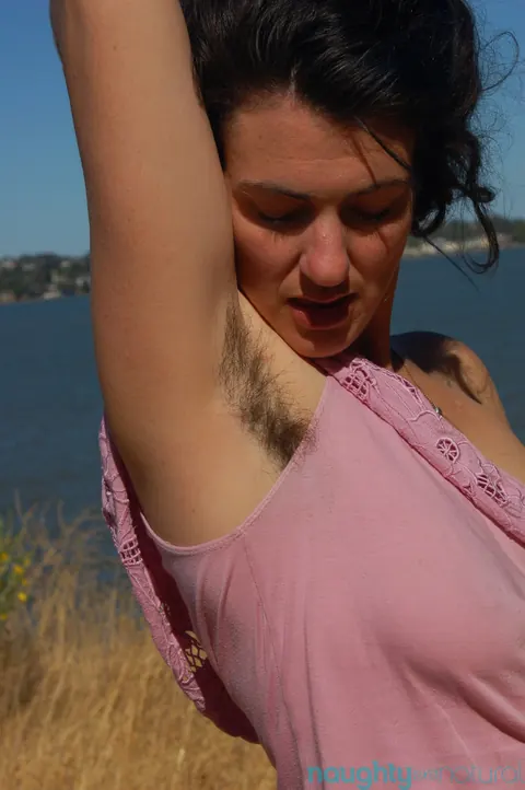 Sadie Lune: Tall Mature Brunette Reveals Hairy Armpits and Bush Outdoors – photo 14 of 21