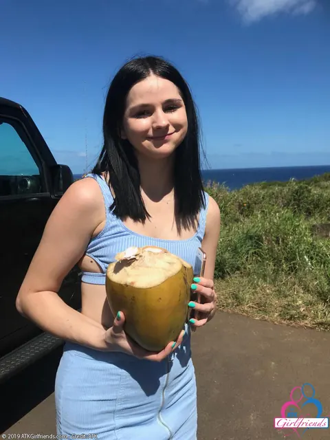 Violet Rain: Thick Brunette Shows Her Big Ass Outdoors and Takes a Facial – photo 14 of 20