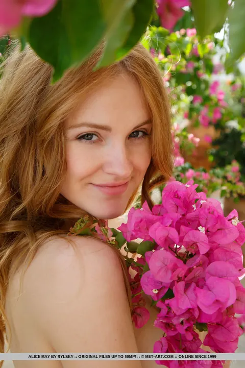 Alice May: Tall European Redhead Spreads Her Pussy on the Balcony – photo 18 of 18