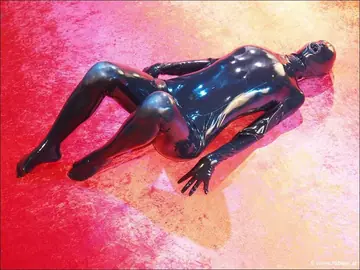 PAWG in Latex Spreads Her Pussy
