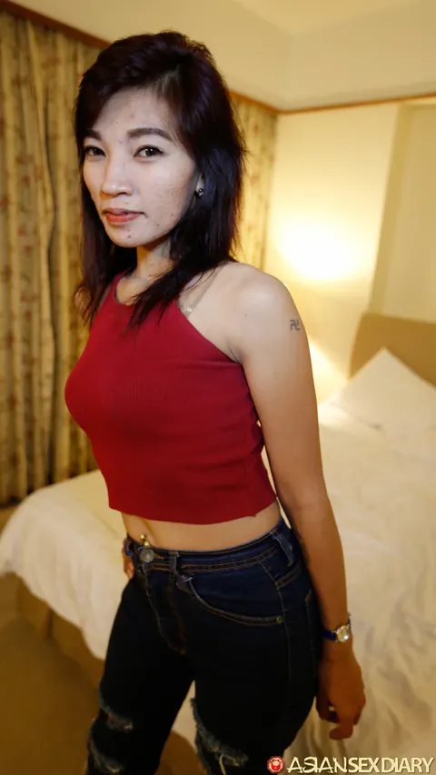 Thick Asian Babe in Jeans Has Doggy Sex – photo 4 of 21