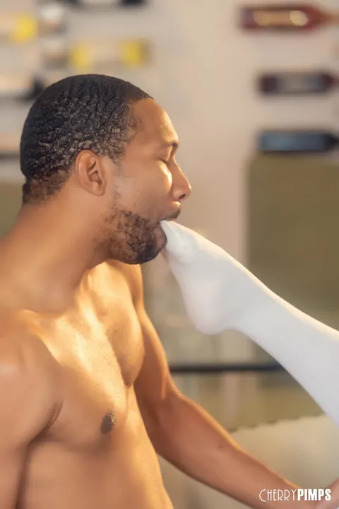 Daya Knight: Busty Ebony MILF Gets Fucked After Pussy Licking – photo 17 of 20