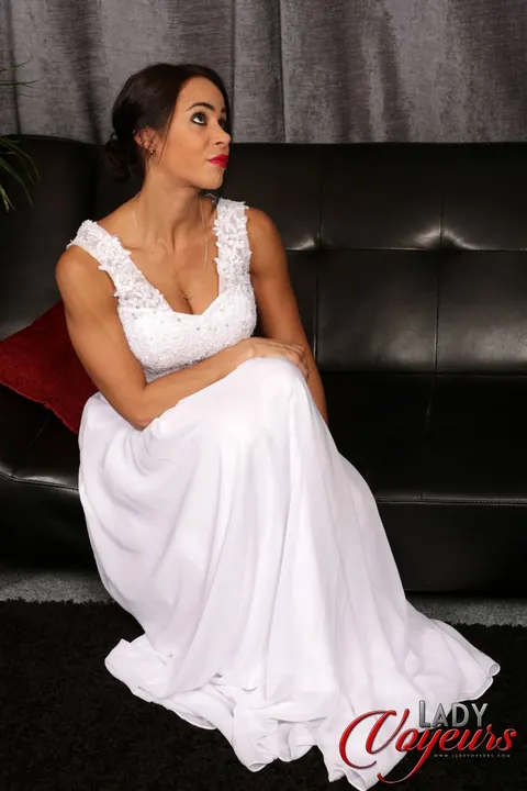 Angelina Elise: Latina Bride Strips and Fingers Her Pussy – photo 6 of 21