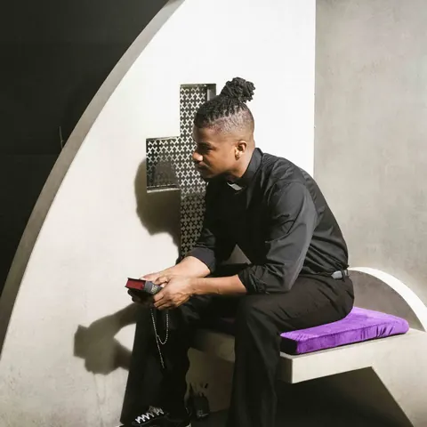 European Woman Seduces a Black Man During Confession – photo 4 of 11