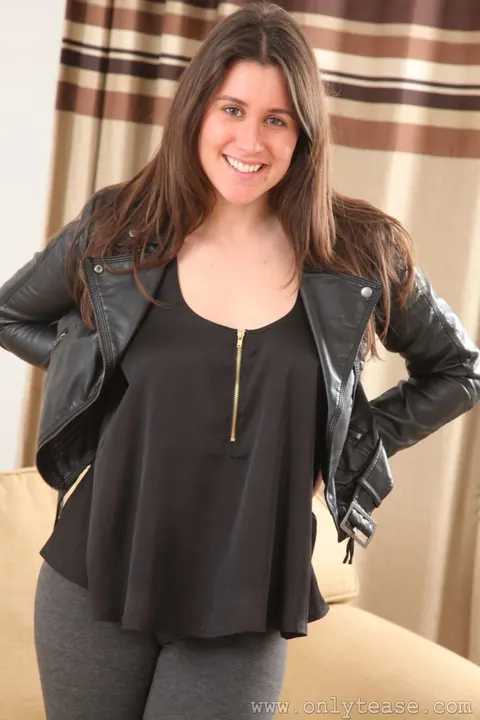 Thick Brunette with Big Tits Teases in Stockings and Leather Yoga Pants – photo 4 of 21