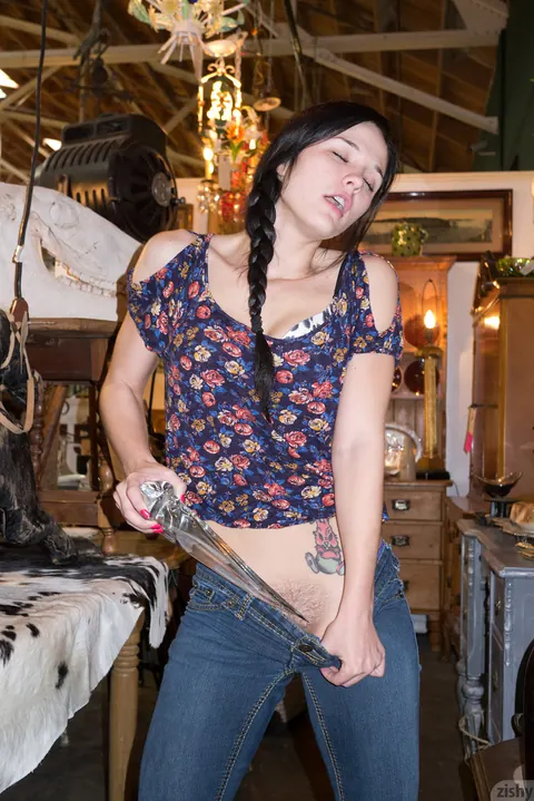 Logan Drae: Petite Brunette PAWG Teases in Jeans Outdoors – photo 9 of 11