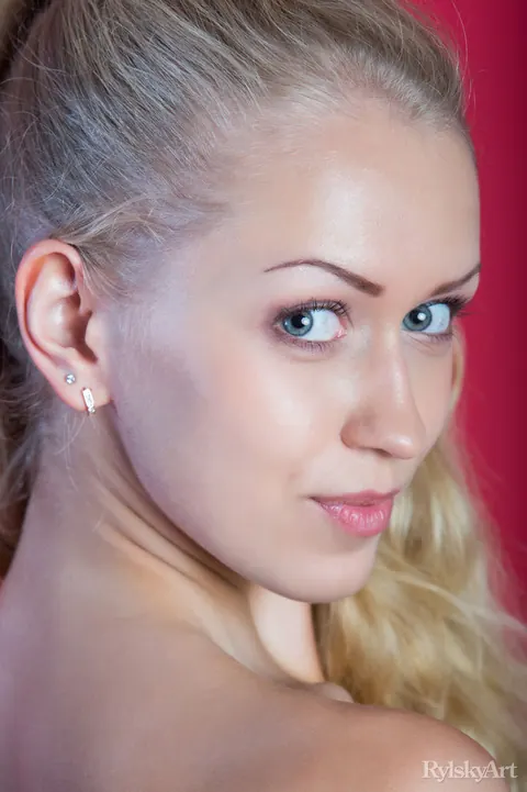 Kaylee A: European Blonde Strips Nude and Spreads Her Shaved Pussy for the Camera – photo 3 of 16