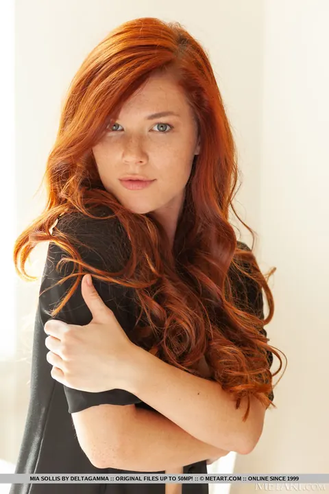 Mia Sollis: Czech Redhead Strips Naked and Spreads Her Hairy Pussy – photo 2 of 18