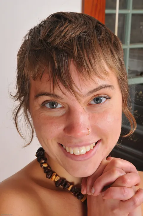 Thick Short-Haired Woman Spreads Her Hairy Pussy Standing – photo 18 of 21