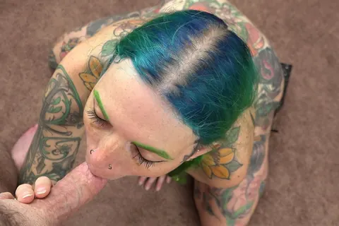 Vibe Ryder: Thick Tattooed MILF Strips and Sucks Him to a Cumshot – photo 5 of 21