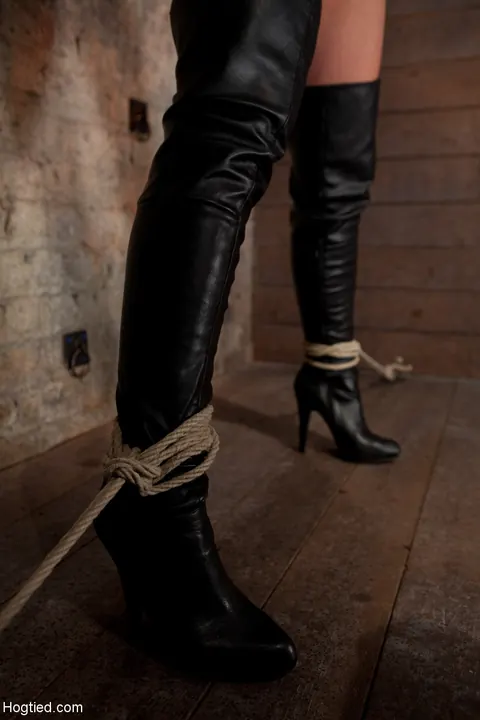 Candy Manson: Petite Blonde MILF in Leather and Heels Endures Tit Bondage – photo 5 of 20