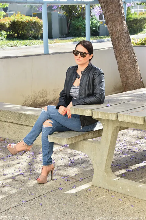 MILF with Big Tits Flashes Outdoors in Jeans and Heels – photo 1 of 21