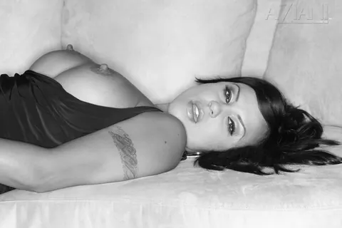 Mariah Milano: Slim Latina MILF Undresses and Spreads Her Pussy Wide – photo 17 of 21