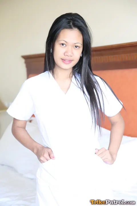 Filipina Nurse Strips Nude in the Bedroom – photo 4 of 17