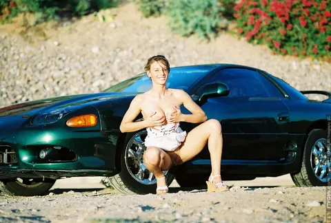 Paulina Presley: Woman Lifts Hem and Spreads Her Legs Outdoors – photo 15 of 21