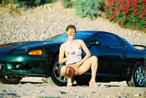 Paulina Presley: Woman Lifts Hem and Spreads Her Legs Outdoors – photo 13 of 21