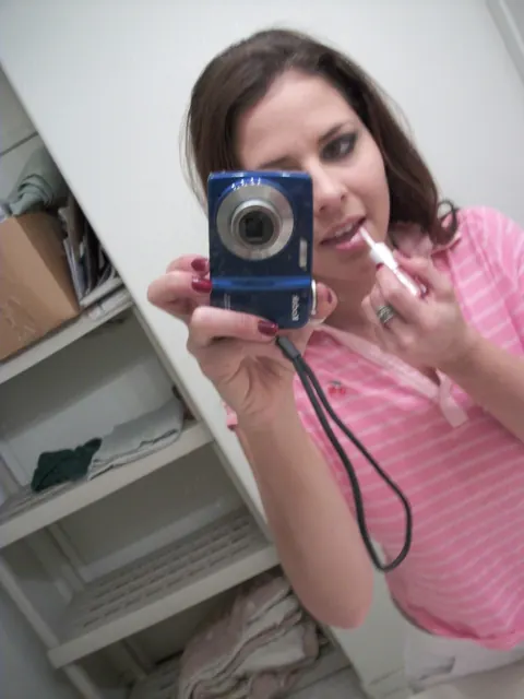 Cali Logan: Slim Brunette with Big Tits Takes Mirror Selfies – photo 8 of 20