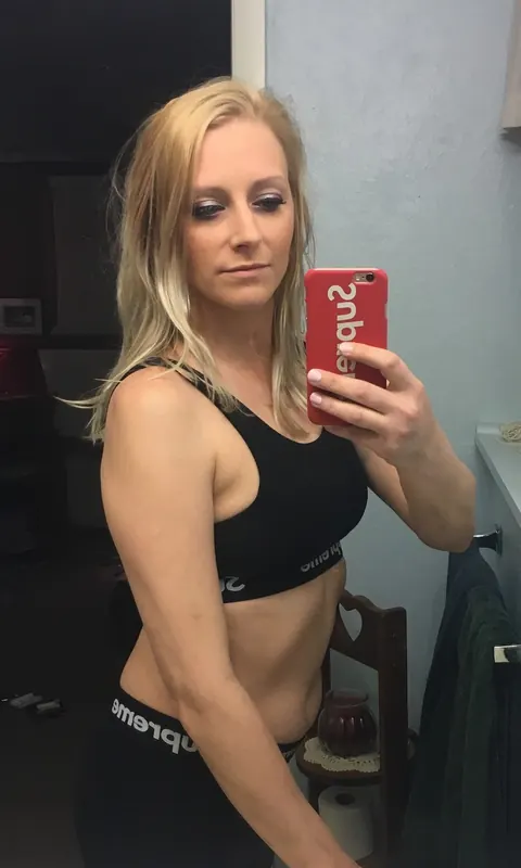 Skinny Blonde MILF Poses in a Uniform for Selfies – photo 6 of 16