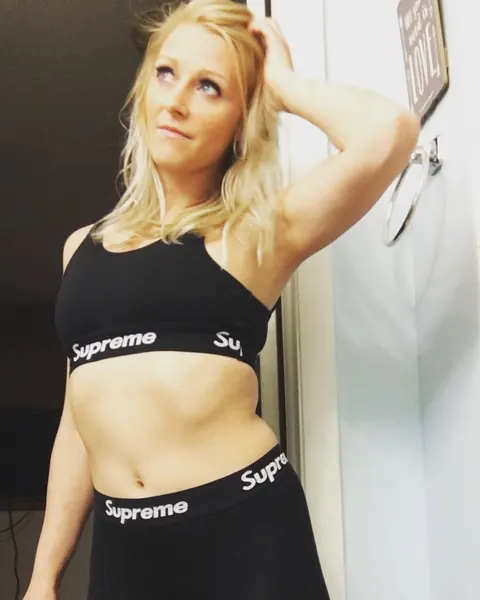 Skinny Blonde MILF Poses in a Uniform for Selfies – photo 16 of 16