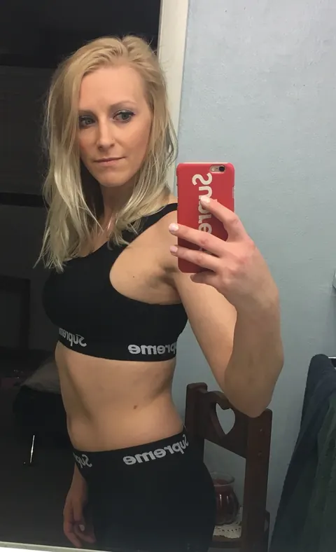 Skinny Blonde MILF Poses in a Uniform for Selfies – photo 15 of 16