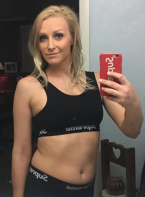 Skinny Blonde MILF Poses in a Uniform for Selfies – photo 9 of 16