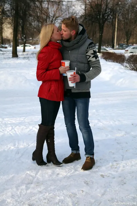 Blonde in Jeans Gets Fucked and Takes a Creampie – photo 1 of 21