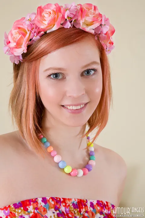 Redhead Strips Off Her Socks and Spreads Her Shaved Pussy – photo 3 of 20