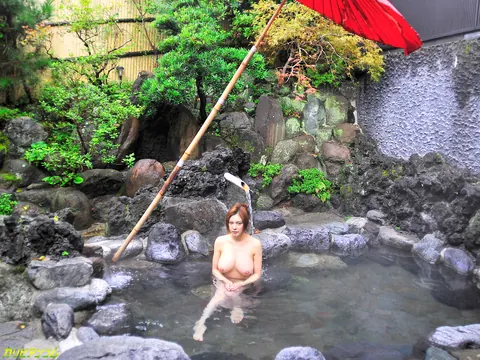 Yuki Tsukamoto: Petite Japanese Redhead Poses on All Fours in Doggy Style – photo 2 of 9